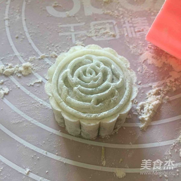 Snowy Moon Cakes (with Bean Paste Recipe) recipe