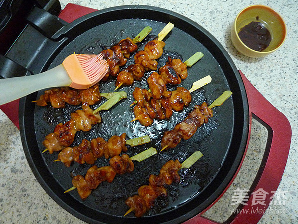 Barbecued Pork and Chicken Drumsticks recipe