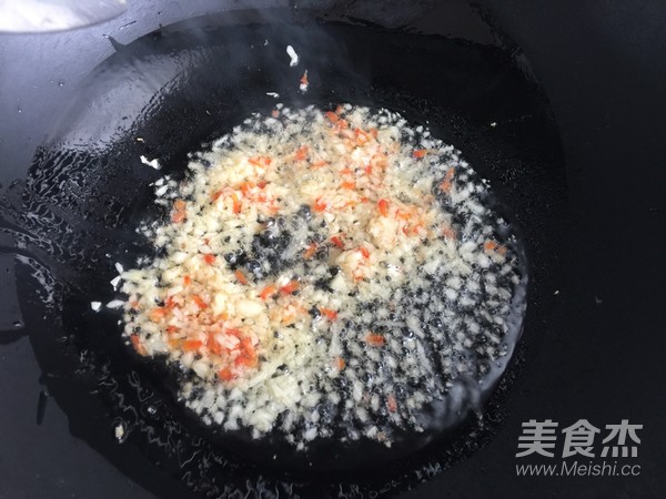 Grilled Clams and Shrimps with Enoki Mushrooms and Garlic recipe