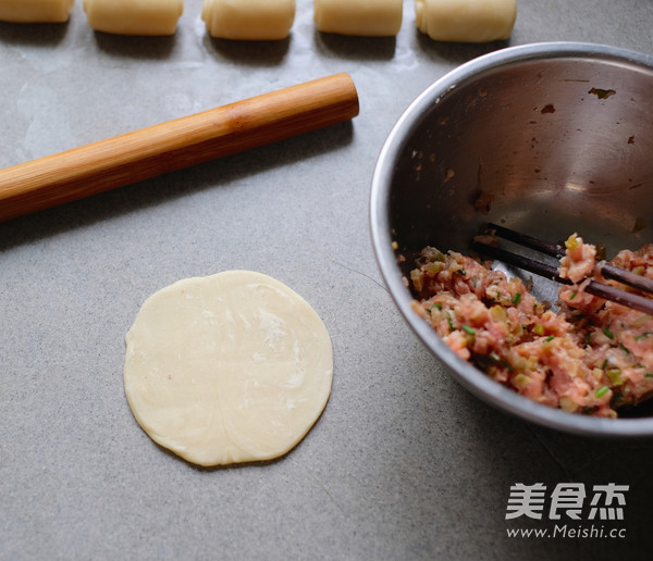 Pan Version Mustard Fresh Meat Mooncakes recipe