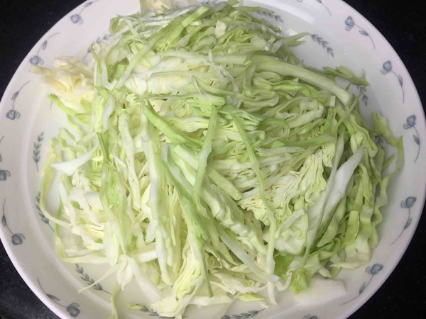 Vegetarian Stir-fried Cabbage Black Fungus recipe