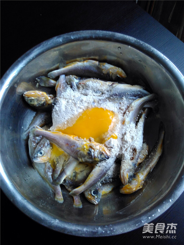 Hot and Sour Small Yellow Croaker recipe