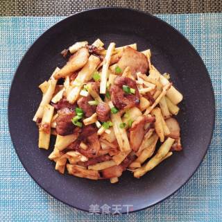 Stir-fried Pork with Tender Bamboo Shoots recipe