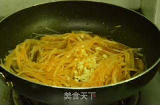 Shredded Potatoes in Tomato Sauce recipe