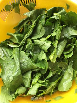 Hand-rolled Noodles with Mutton Soup and Spinach recipe