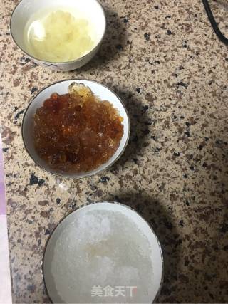 White Fungus, Peach Gum and Soap Jelly recipe