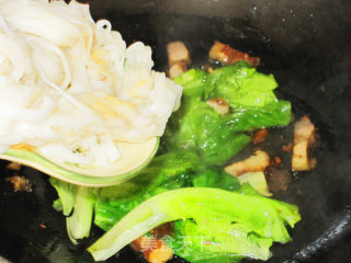 Stir-fried Hor Fun with Pork recipe