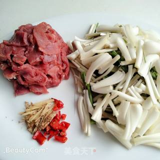 Stir-fried Beef with Spring Buckwheat recipe