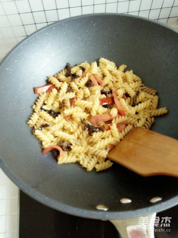 Stir-fried Spaghetti recipe