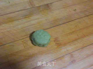 Green Red Silk Old Fashioned Moon Cakes recipe