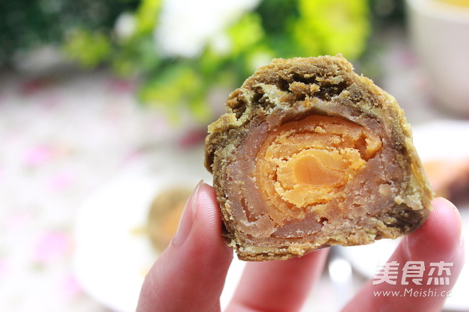 Cantonese-style Moon Cakes recipe