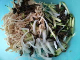 Stir-fried Chicken with Cucumber in Red Oil recipe