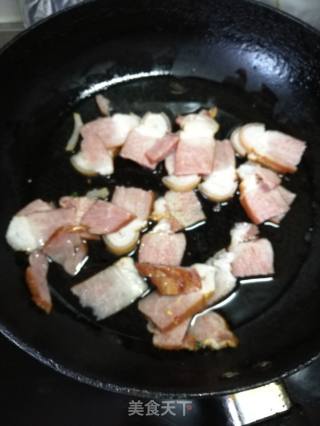 Stir-fried Chrysanthemum with Bacon recipe