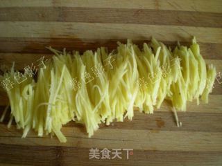 Stir-fried Potato Shreds with Leeks recipe