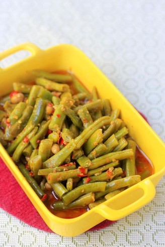 Steamed String Beans with Soy Chili Sauce