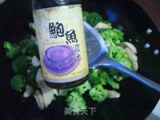 Abalone with Broccoli and Pleurotus Eryngii recipe