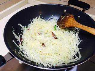 Hot and Sour Potato Shreds recipe