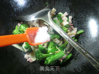 Stir-fried Broccoli with Bacon Thousand Sheets recipe