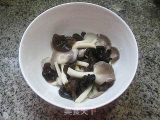 Black Fungus and Mushroom Mixed with Cucumber recipe