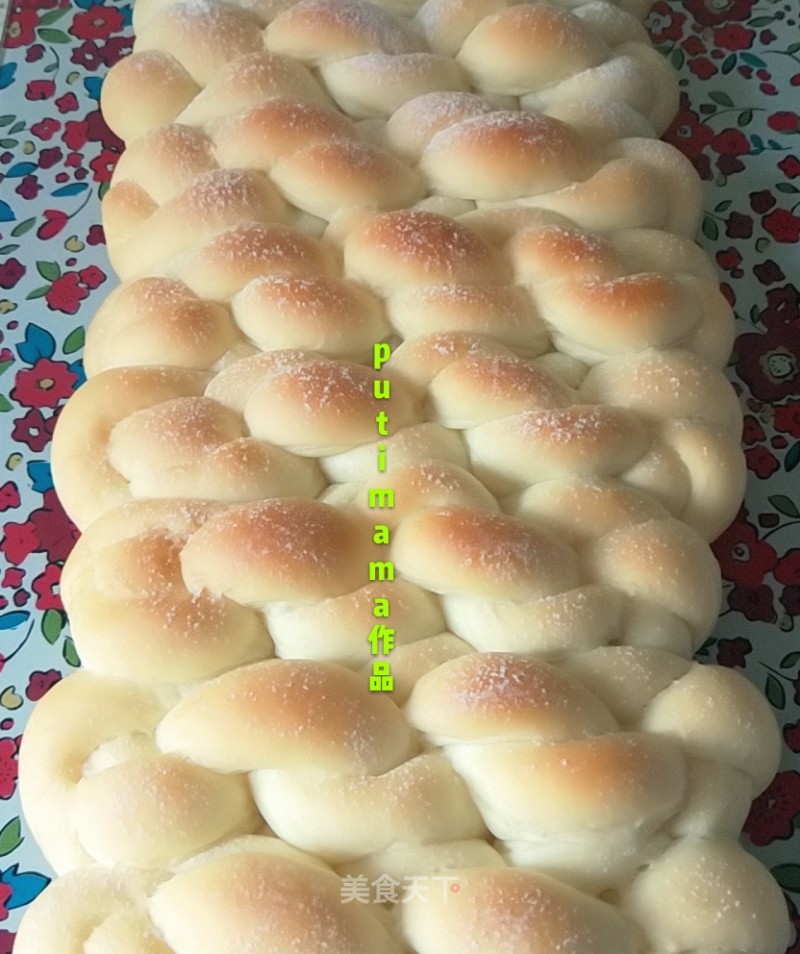 Squeeze It One by One Row of Twisted Buns recipe