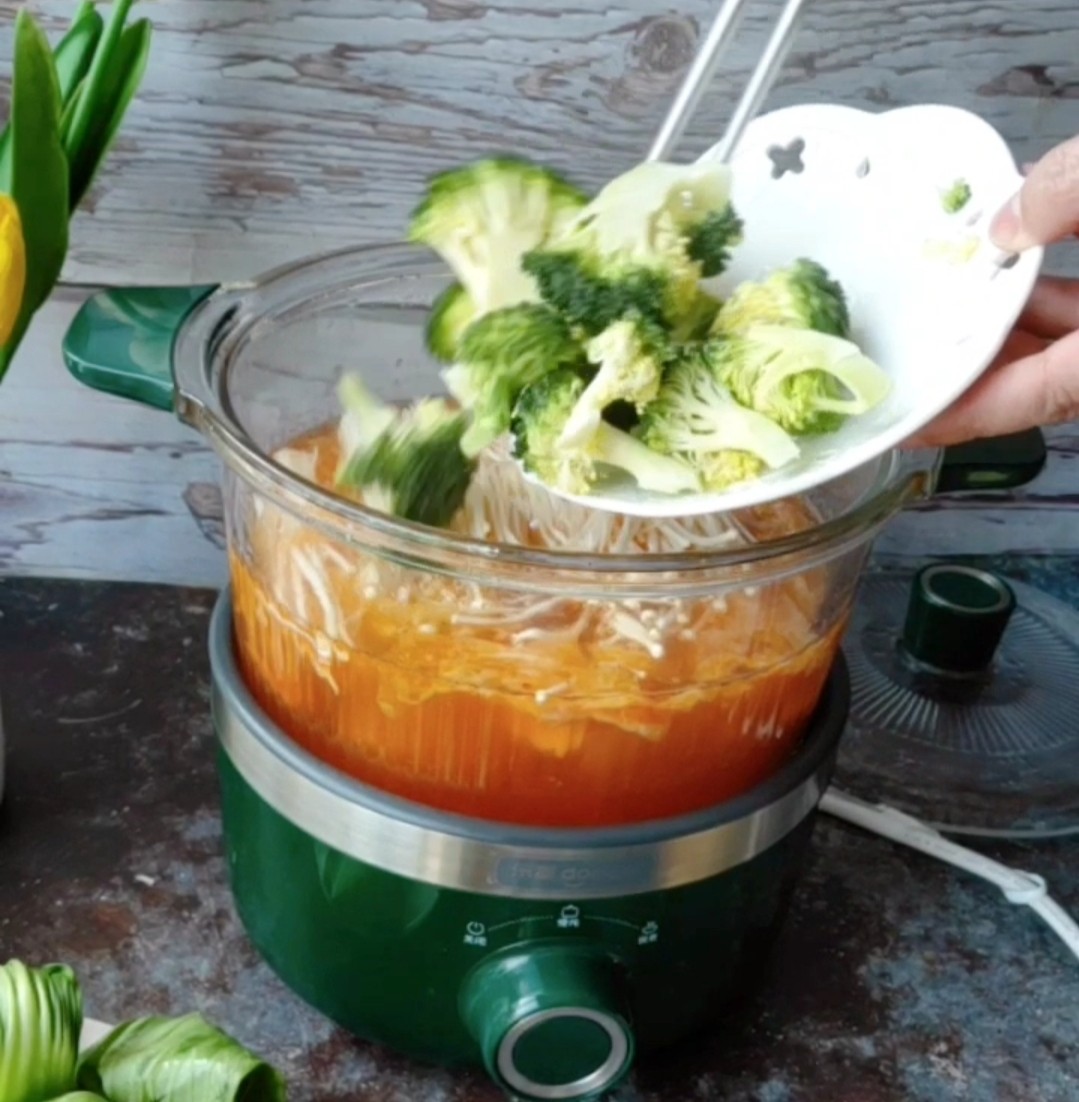 Simple and Easy to Cook, Not Fat Korean Spicy Cabbage Hot Pot recipe