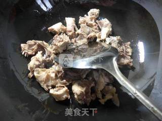 Chicken Skeleton with Daylily Thousand Knots recipe