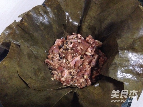 Steamed Pork Ribs with Lotus Leaf recipe