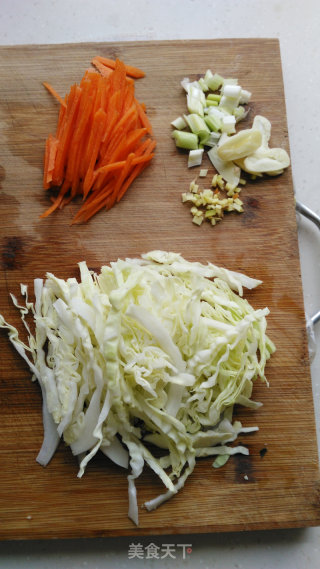 Stir-fried Vermicelli with Cabbage recipe