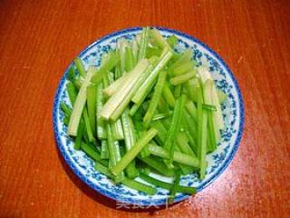 Refreshing Small Cold Dish---------【squid Mixed with Scallion Oil and Seasonal Vegetables】 recipe