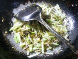 Stir-fried Pugua with Minced Meat and Pickled Vegetables recipe