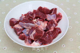 Stewed Beef Brisket with Tomato and Radish recipe