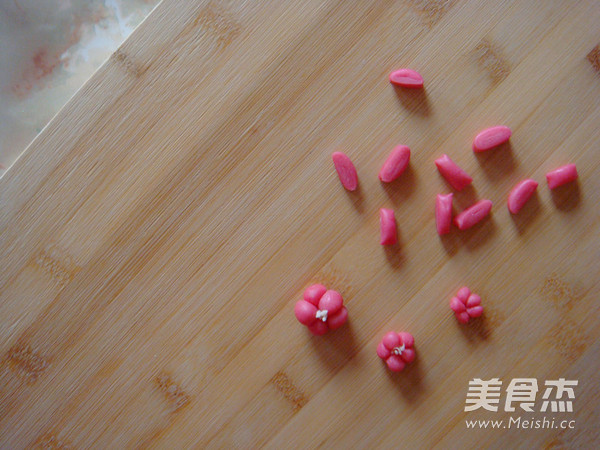 Creative Chinese Pastry Red Plum Primula recipe