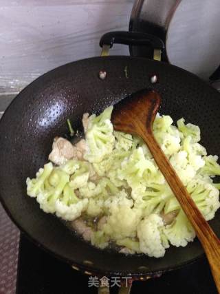 Plain and Delicious "cauliflower Stir-fried Pork" recipe