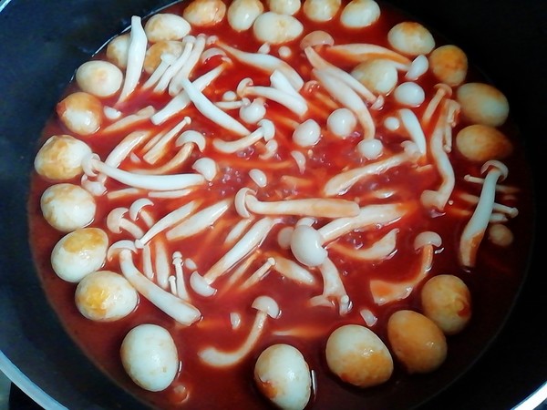 Quail Eggs in Tomato Sauce recipe