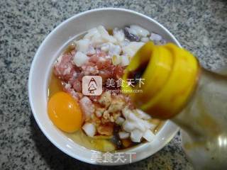 Steamed Minced Pork with Egg and Squid recipe