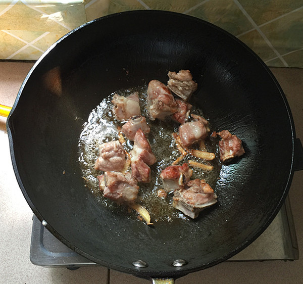 Braised Rice with Pork Ribs and Mixed Vegetables recipe