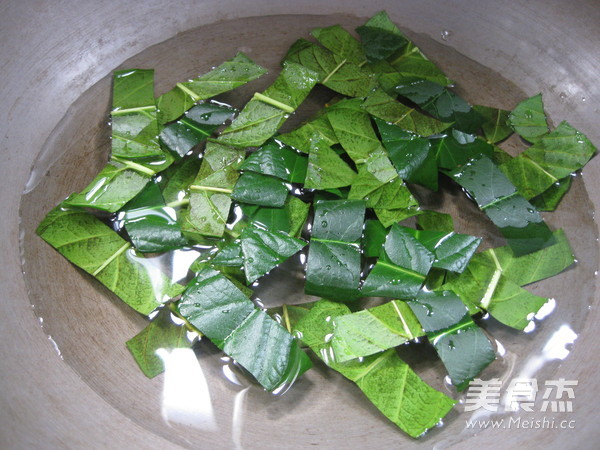 Loquat Leaf Rock Sugar Water recipe