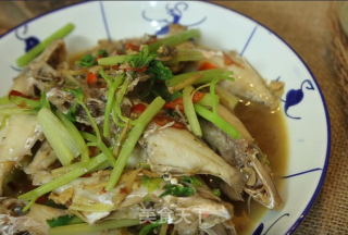 Chaoyin Hipsters: Peeled Fish with Soy Sauce recipe