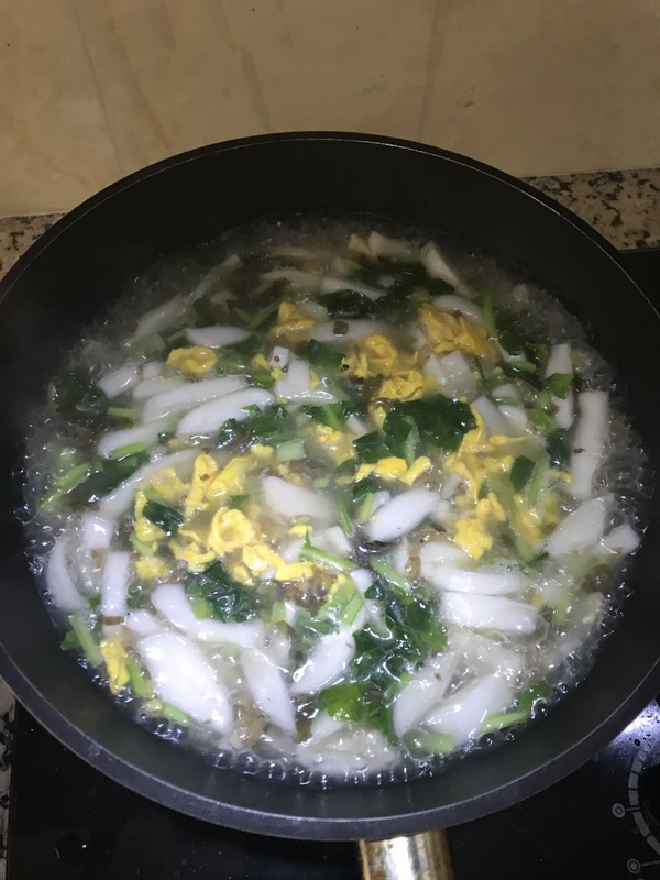 Green Vegetable and Egg Soup Rice Cake recipe