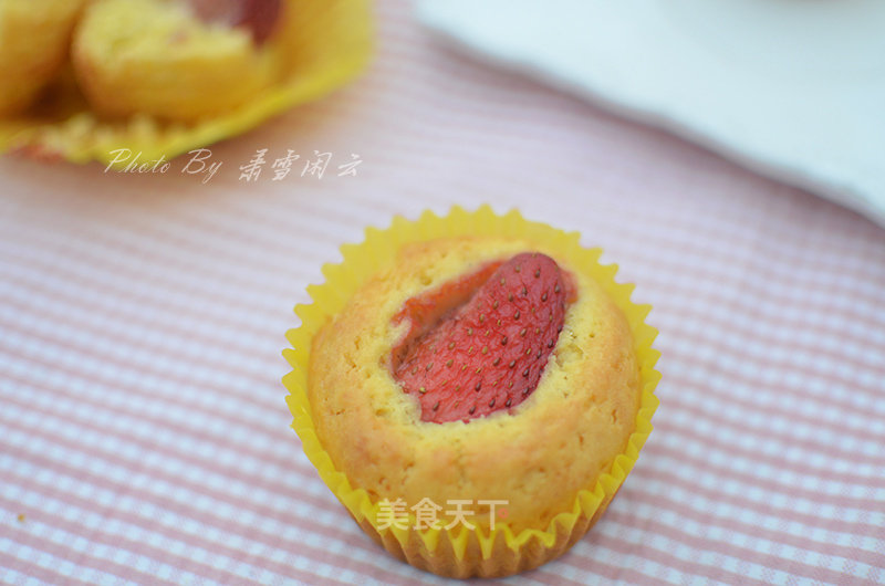 A Whole Strawberry Muffin recipe