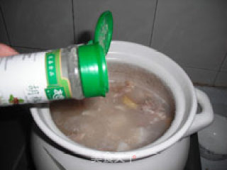 Nourishing Beauty and Clearing Fire Soup-yam Lily Pot Trotters recipe