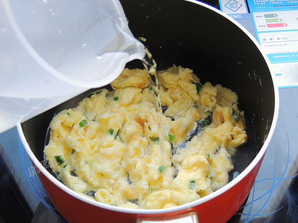 Green Vegetable Egg Noodle Soup (dumpling Skin Version) recipe