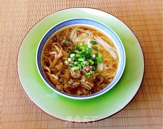 Oatmeal Noodles with Crispy Bamboo Shoots and Minced Pork recipe