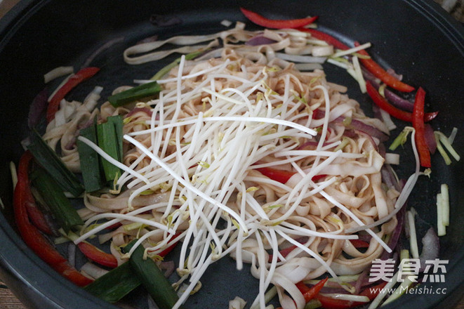 Stir-fried Niuhe recipe