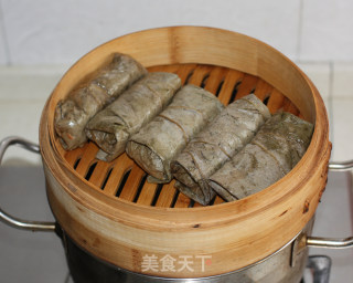 Steamed Glutinous Rice with Baishanzu Mushroom Sauce and Lotus Leaf recipe