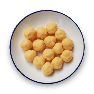 Flowing Custard Mooncakes, The Softer The Heart, The More Delicious recipe