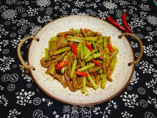 Stir-fried Beef Tenderloin with Celery recipe