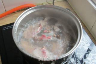 Seaweed Tofu Pork Bone Soup recipe