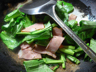 Stir-fried Rape Roots with Bacon Oil and Gluten recipe