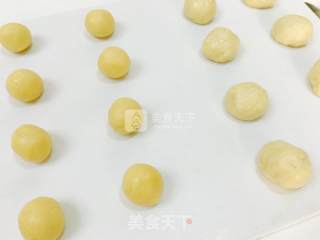 Mochi Bean Paste Egg Yolk Crisp recipe